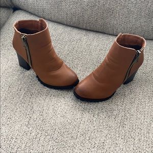 Seven7 tan boots